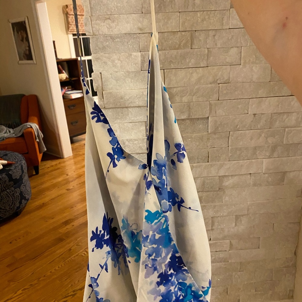 Tank - Picture 4 of 4